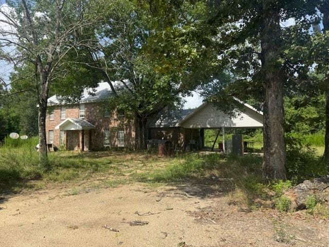 85274 Kings Rd, Bogalusa, LA 70427 - view of yard featuring dirt driveway