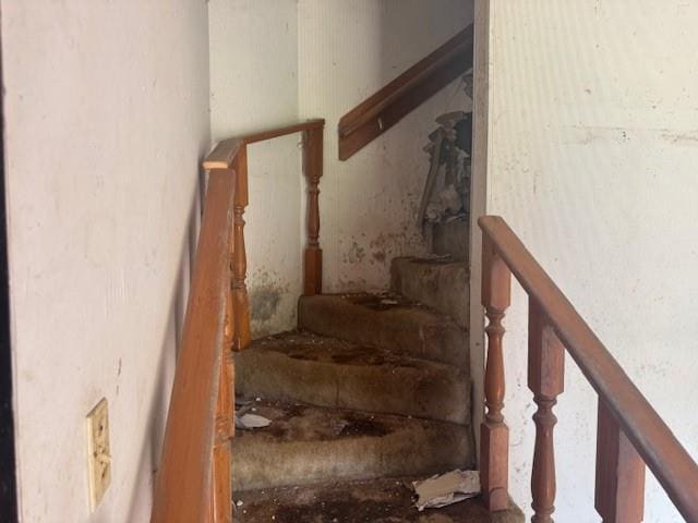 85274 Kings Rd, Bogalusa, LA 70427 - view of stairs