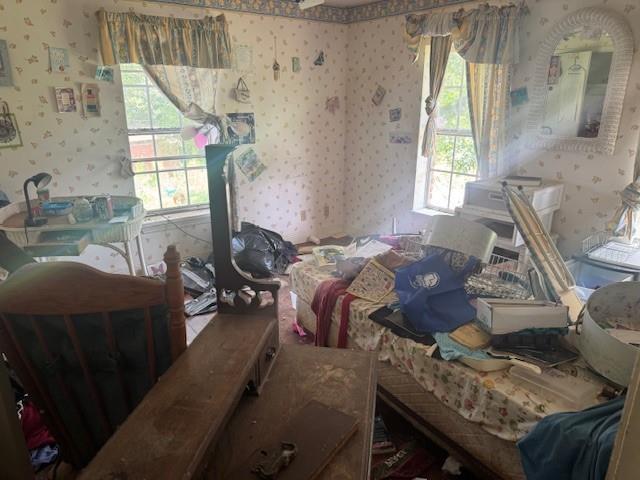 85274 Kings Rd, Bogalusa, LA 70427 - bedroom featuring wallpapered walls