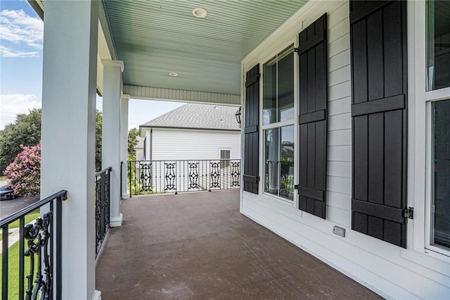 6818 Louisville St, New Orleans, LA 70124 - view of covered porch