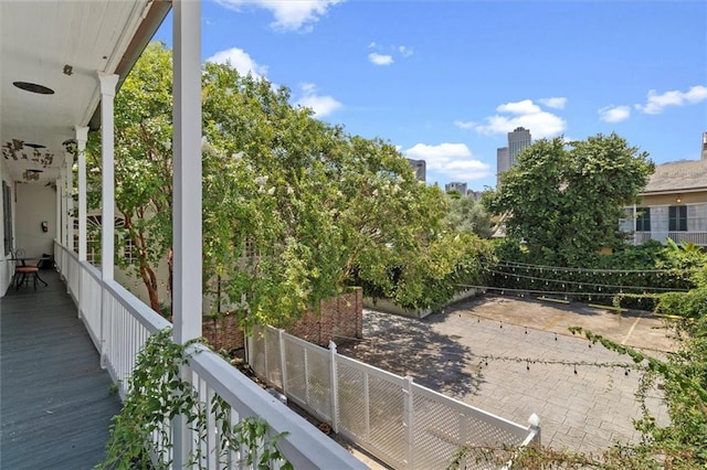 521 Dauphine St, New Orleans, LA 70112 - view of yard featuring a patio