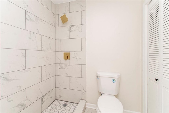 106 Woodlawn Ln, Mandeville, LA 70471 - full bathroom with a closet and tiled shower