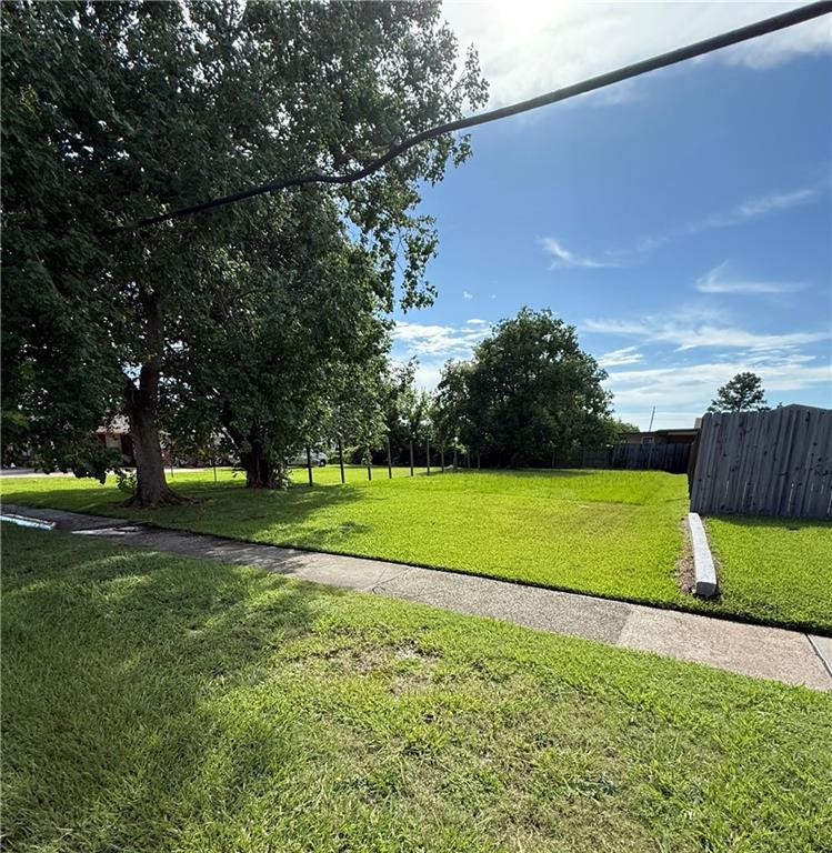 308 Chalmette Ave, Chalmette, LA 70043 - photo 2