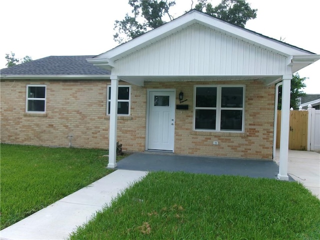 211 9th St, Gretna, LA 70053 - photo 1