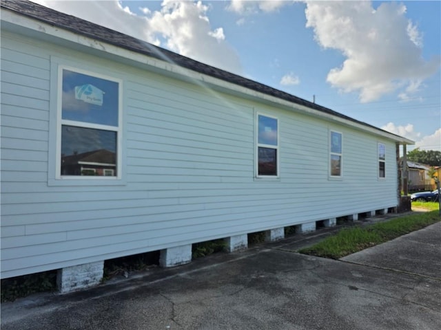 2365 N Tonti St, New Orleans, LA 70117 - view of side of home