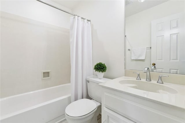 3523 Audubon Trce Unit 3523, Jefferson, LA 70121 - full bathroom featuring vanity and shower / tub combo
