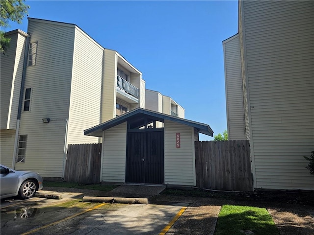 4829 Wabash St Unit 307, Metairie, LA 70001 - view of property with uncovered parking