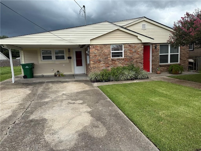 3229 Hero Dr, Gretna, LA 70053 - view of front of house with an attached carport
