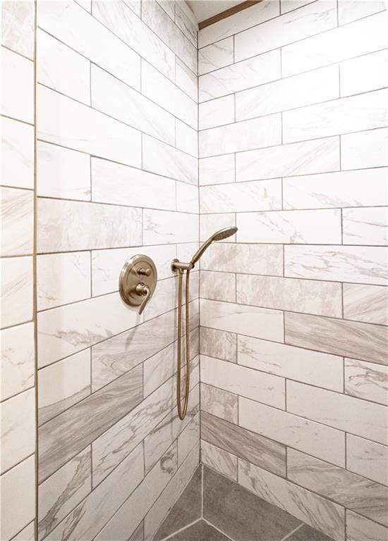 623-25 Louisa St, New Orleans, LA 70117 - full bathroom featuring a tile shower