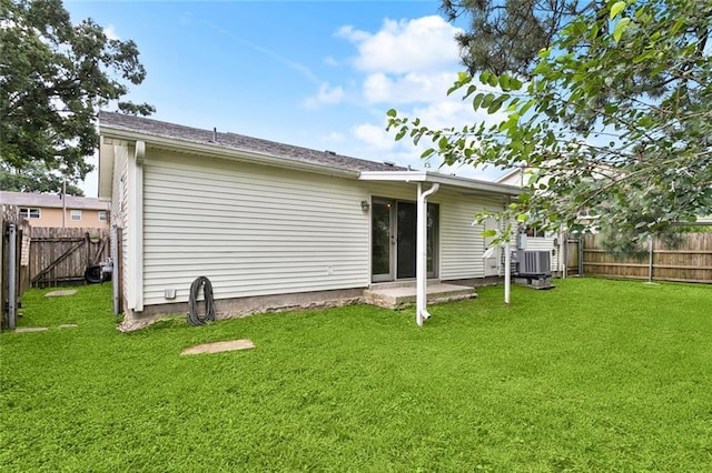 230 Brett Dr, Gretna, LA 70056 - rear view of property with a fenced backyard
