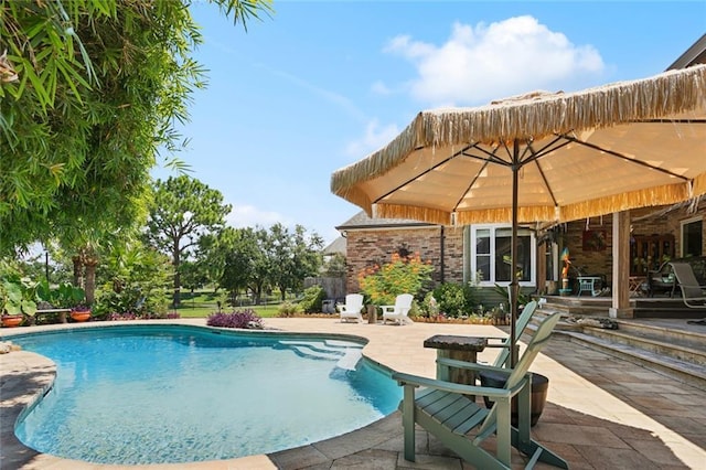 8 Oak Tree Dr, Slidell, LA 70458 - swimming pool with a patio