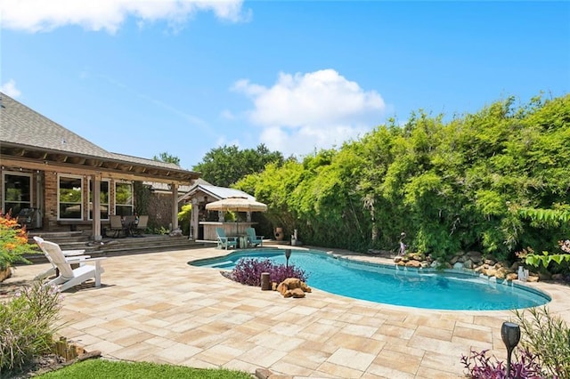 8 Oak Tree Dr, Slidell, LA 70458 - outdoor pool with a patio