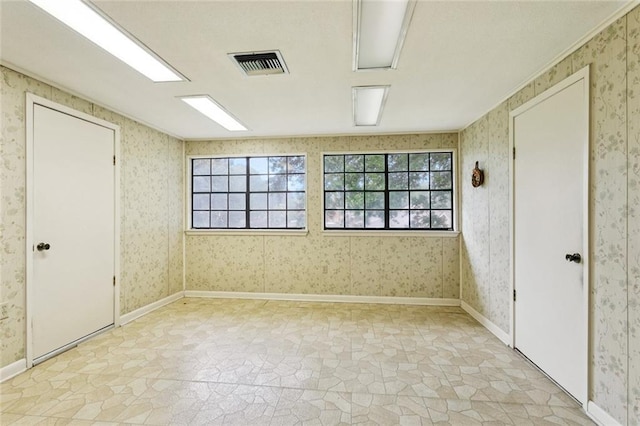 3709 Metairie Hts, Metairie, LA 70002 - unfurnished room featuring wallpapered walls