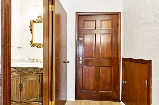 2305 Cleary Ave Unit 214, Metairie, LA 70001 - hall featuring a sink