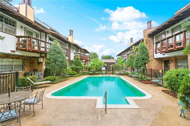 2305 Cleary Ave Unit 214, Metairie, LA 70001 - community pool featuring a patio