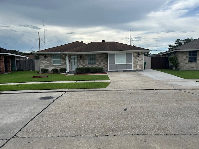 532 Deerfield Rd, Terrytown, LA 70056 - ranch-style house featuring driveway and brick siding