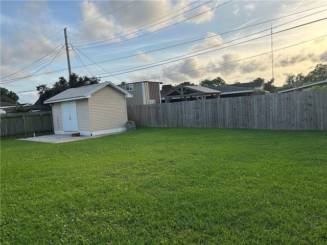 532 Deerfield Rd, Terrytown, LA 70056 - fenced backyard with a storage unit