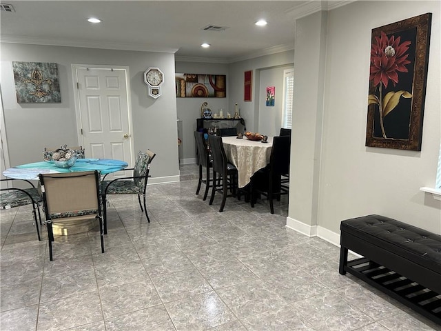 532 Deerfield Rd, Terrytown, LA 70056 - dining space with ornamental molding and recessed lighting