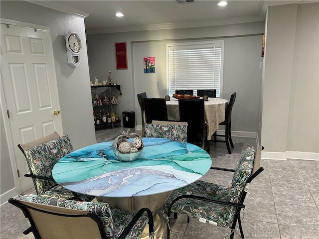 532 Deerfield Rd, Terrytown, LA 70056 - dining room featuring ornamental molding and recessed lighting
