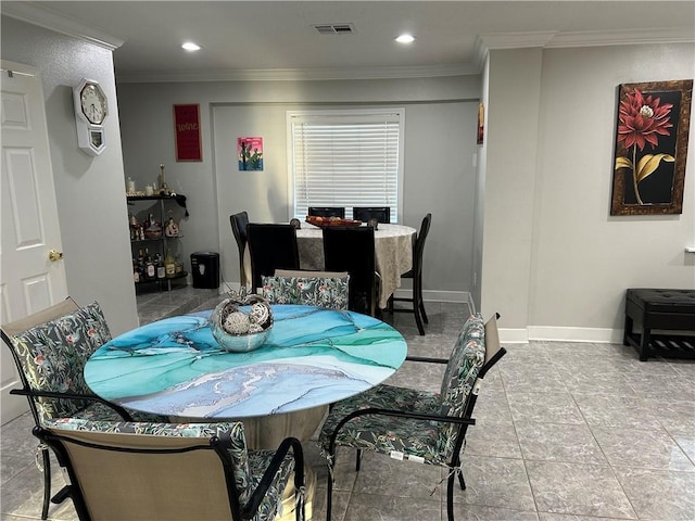 532 Deerfield Rd, Terrytown, LA 70056 - dining space with ornamental molding and recessed lighting
