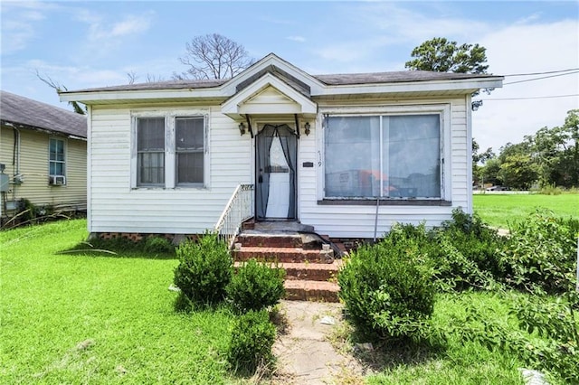 719 W Vine St, Opelousas, LA 70570 - view of front of house with a front yard