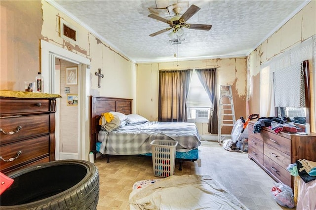 719 W Vine St, Opelousas, LA 70570 - bedroom featuring crown molding and a ceiling fan