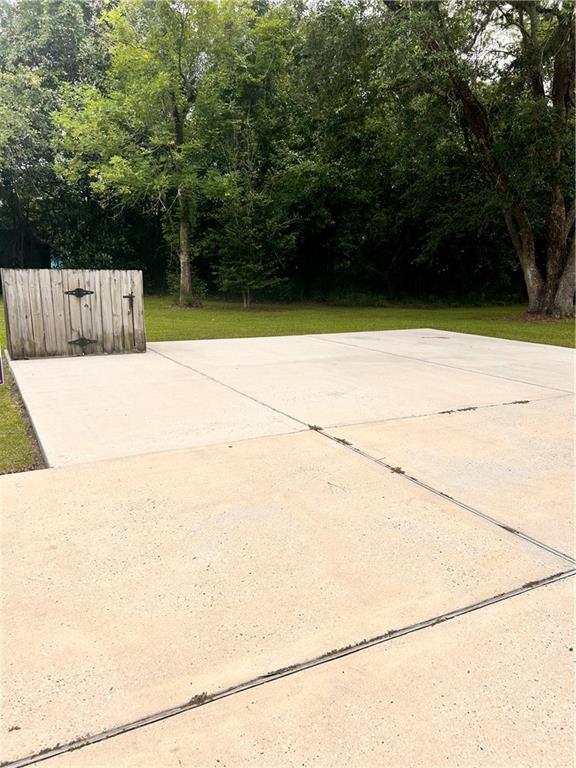 1383 Cherry St, Slidell, LA 70460 - view of patio / terrace
