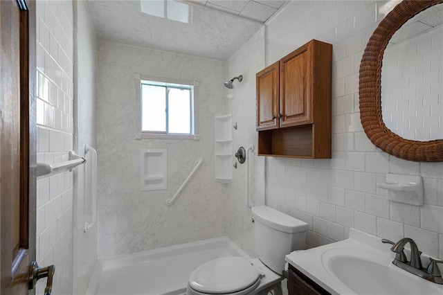15 Tulip Dr, Gretna, LA 70053 - full bath featuring a shower and vanity