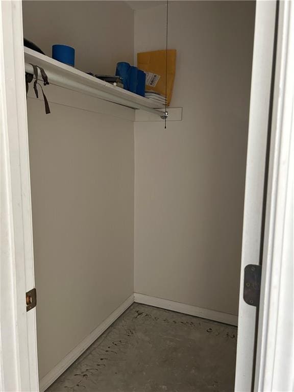 4317 James Dr, Metairie, LA 70003 - view of walk in closet