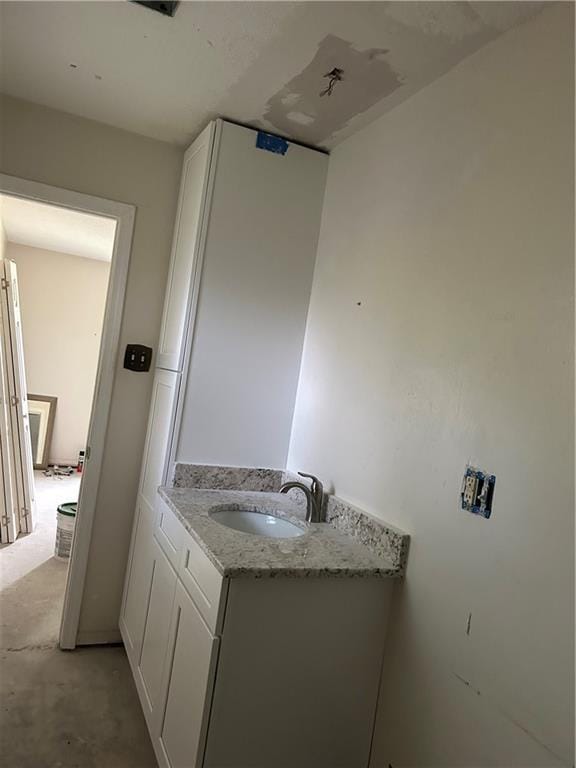 4317 James Dr, Metairie, LA 70003 - bathroom with vanity
