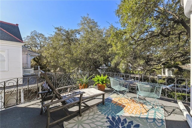 2512 Magazine St Unit D, New Orleans, LA 70130 - view of patio / terrace