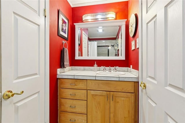 4519 Bancroft Dr, New Orleans, LA 70122 - full bathroom featuring vanity and curtained shower