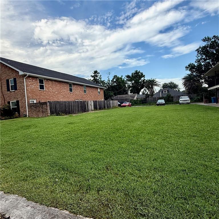 49 Brandon Hall Dr, Destrehan, LA 70047