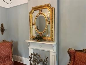 400 Millaudon St, New Orleans, LA 70118 - sitting room with baseboards