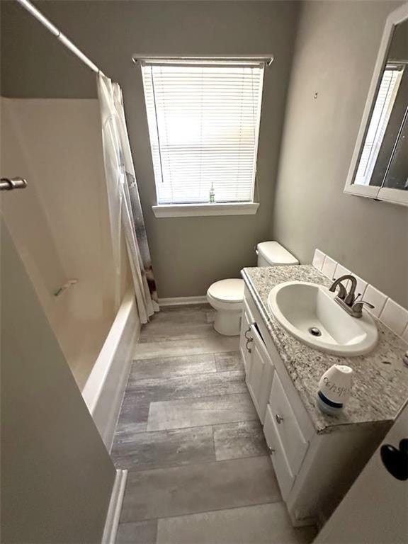 3046 Slidell Ave, Slidell, LA 70458 - bathroom with vanity and shower / bathtub combination with curtain