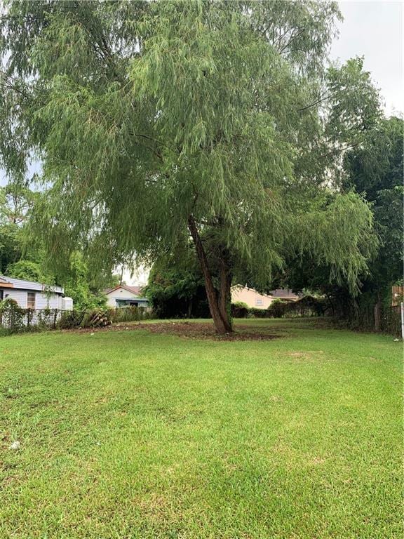 4737 Pauline Dr, New Orleans, LA 70126