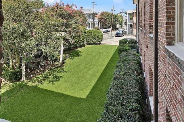 1783 Coliseum St Unit H, New Orleans, LA 70130 - view of grassy yard