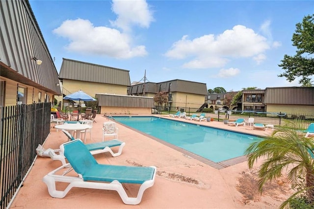 10286 W Winston Ave Unit 15, Baton Rouge, LA 70809 - community pool with a patio