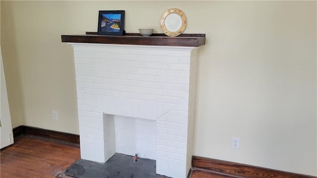 177375 N Dorgenois St, New Orleans, LA 70119 - detailed view of wood finished floors and a fireplace