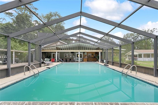540 N 8th St, Ponchatoula, LA 70454 - outdoor pool with a patio area and glass enclosure