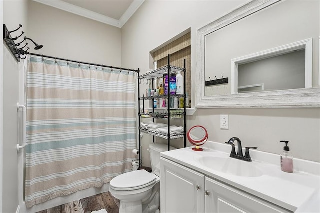 540 N 8th St, Ponchatoula, LA 70454 - bathroom featuring crown molding, wood finished floors, vanity, and a shower with curtain