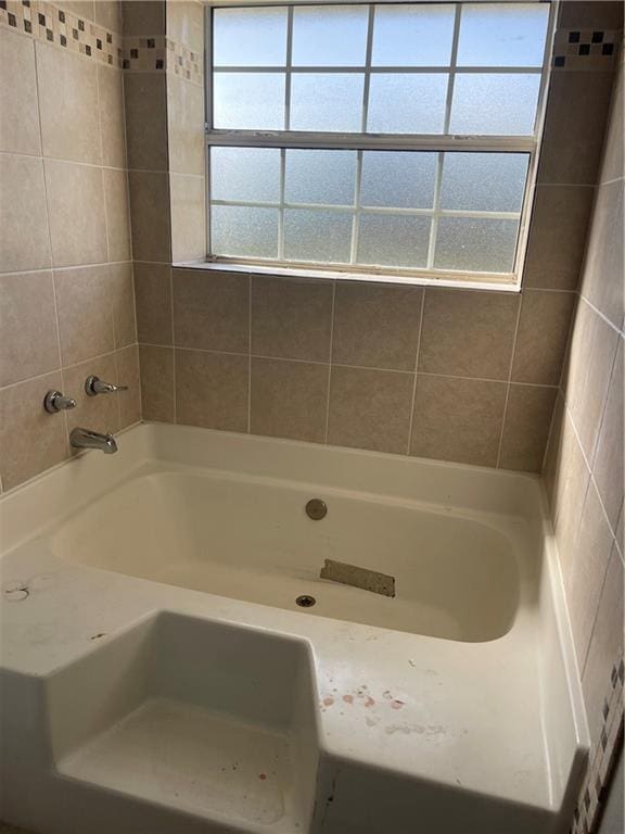 40 Cane Dr, La Place, LA 70068 - view of full bathroom