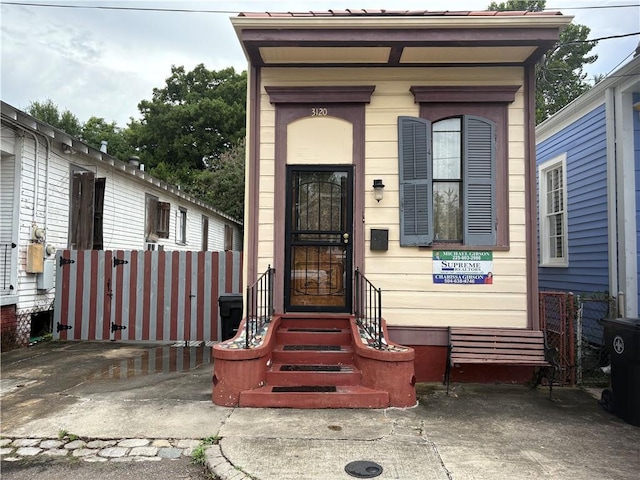 3120 Urquhart St, New Orleans, LA 70117 - doorway to property