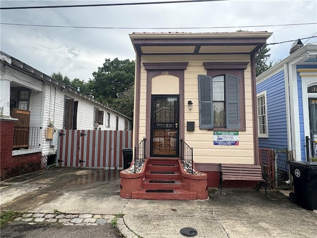 3120 Urquhart St, New Orleans, LA 70117 - view of front of property with entry steps