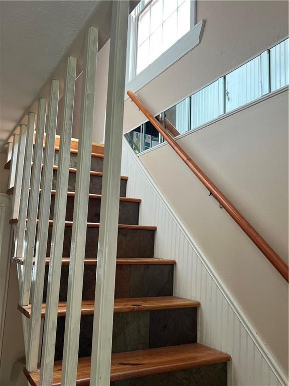 3821 Derbigny St, Metairie, LA 70001 - view of stairway