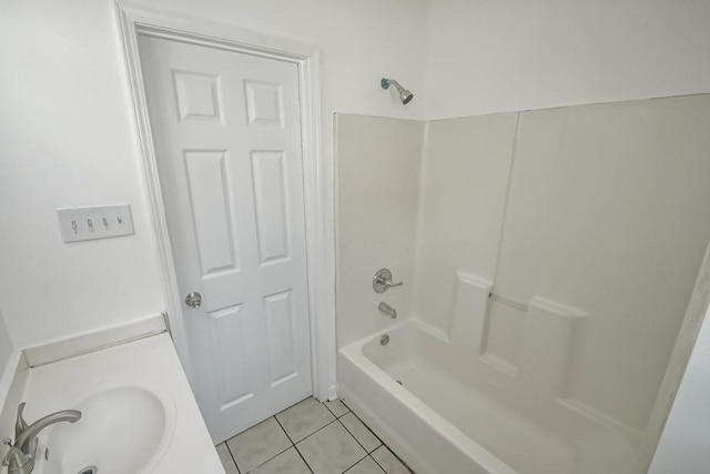 425 Park Blvd, New Orleans, LA 70114 - bathroom with tile patterned flooring and shower / bathtub combination