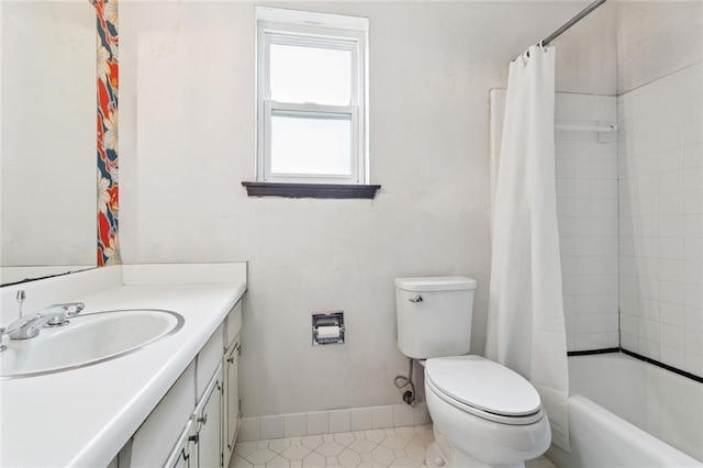 3125 Metairie Ct, Metairie, LA 70002 - bathroom featuring vanity, shower / tub combo with curtain, and tile patterned floors