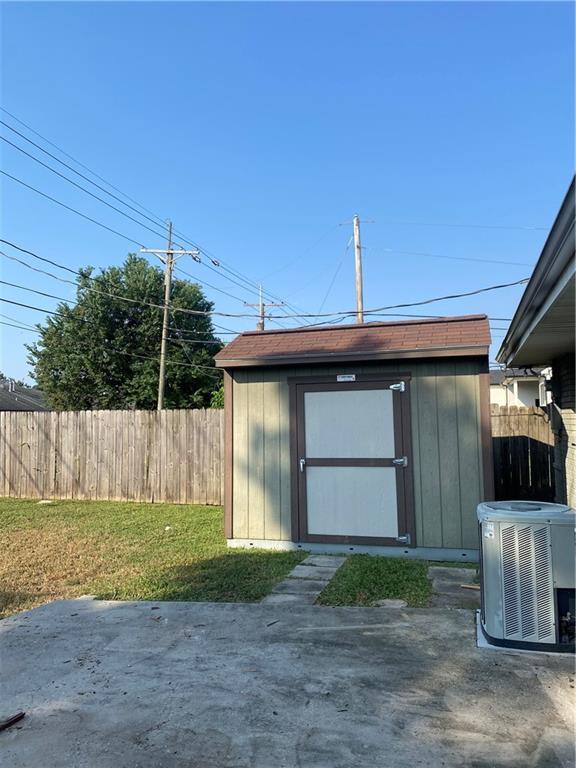 928 Perrin Dr, Arabi, LA 70032 - photo 16