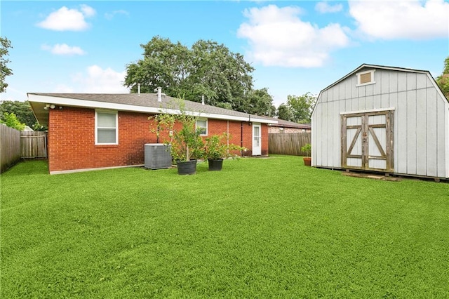 212 7th St, Bridge City, LA 70094 - fenced backyard with a shed