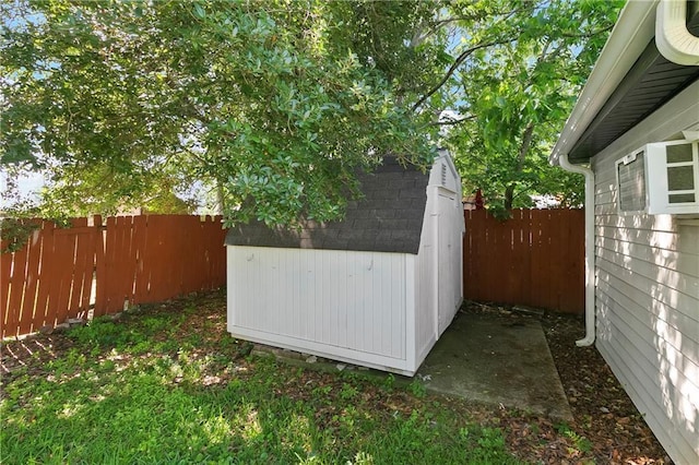 513 Roseland Pkwy, Harahan, LA 70123 - view of shed featuring a fenced backyard